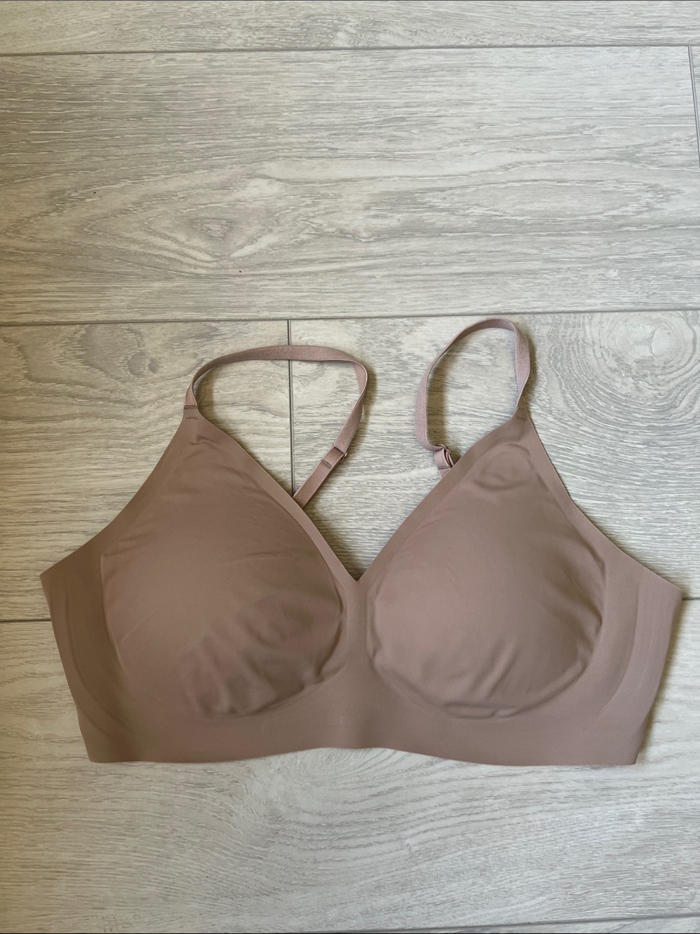 EBY Women's Seamless Relief Bra with Adjustable Straps